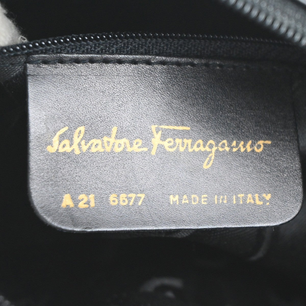 SALVATORE FERRAGAMO Logo Vara Shoulder Bag Embossing Leather Black GHW 32MA372