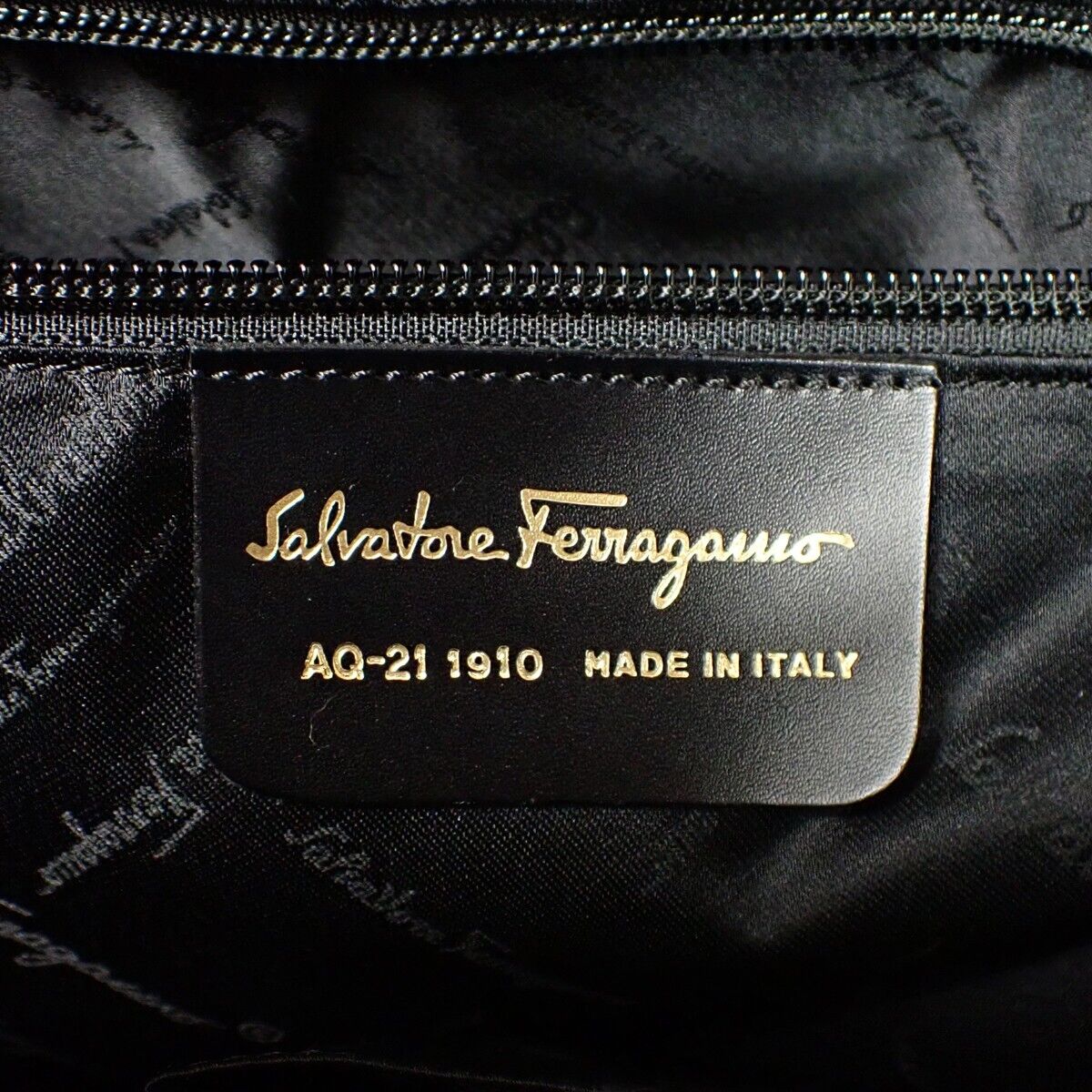 RARE! SALVATORE FERRAGAMO Gancini Shoulder Bag Suede Leather Black Italy 30HB115
