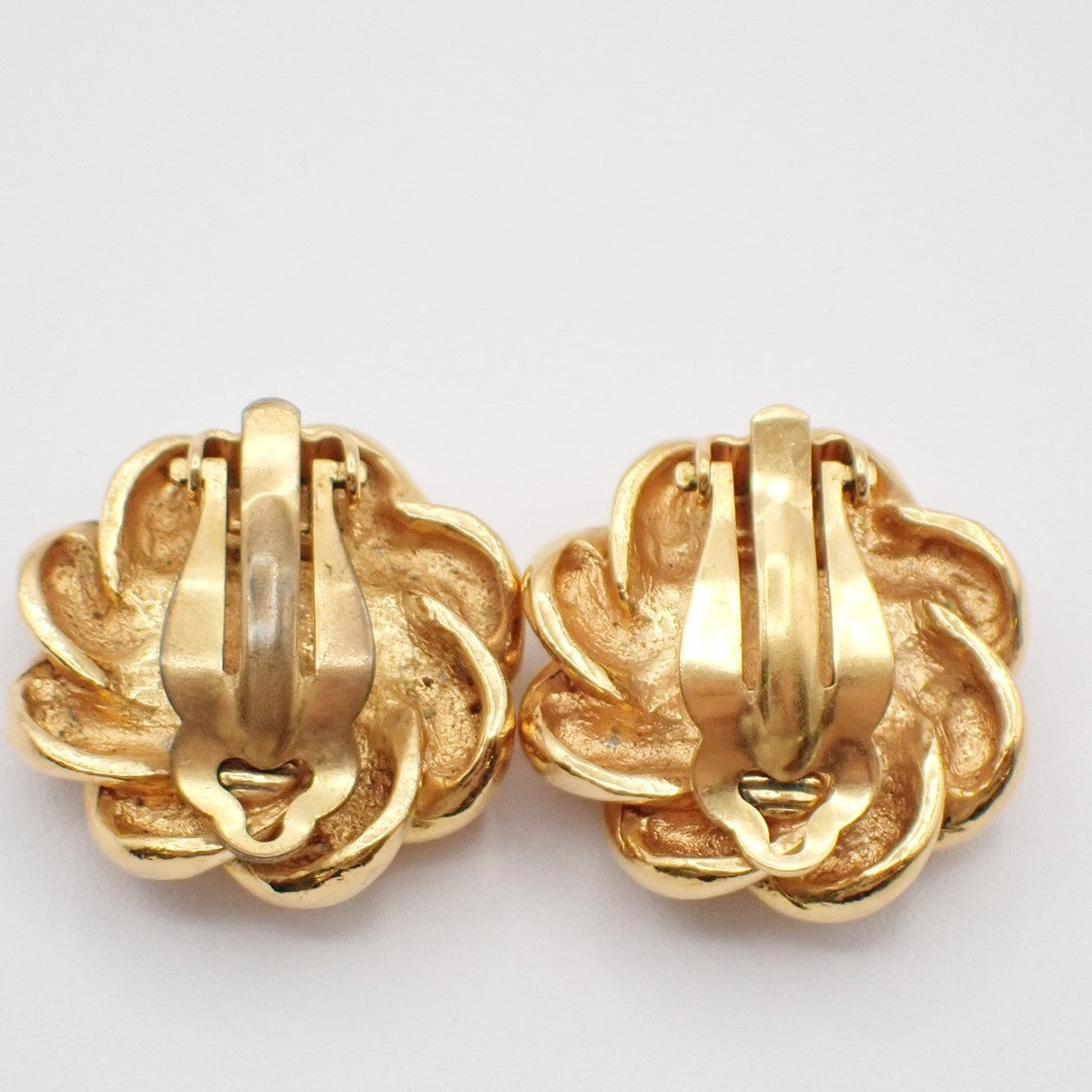 CHANEL Logo Imitation Pearl Button Earrings Clip-On Gold 67KP058