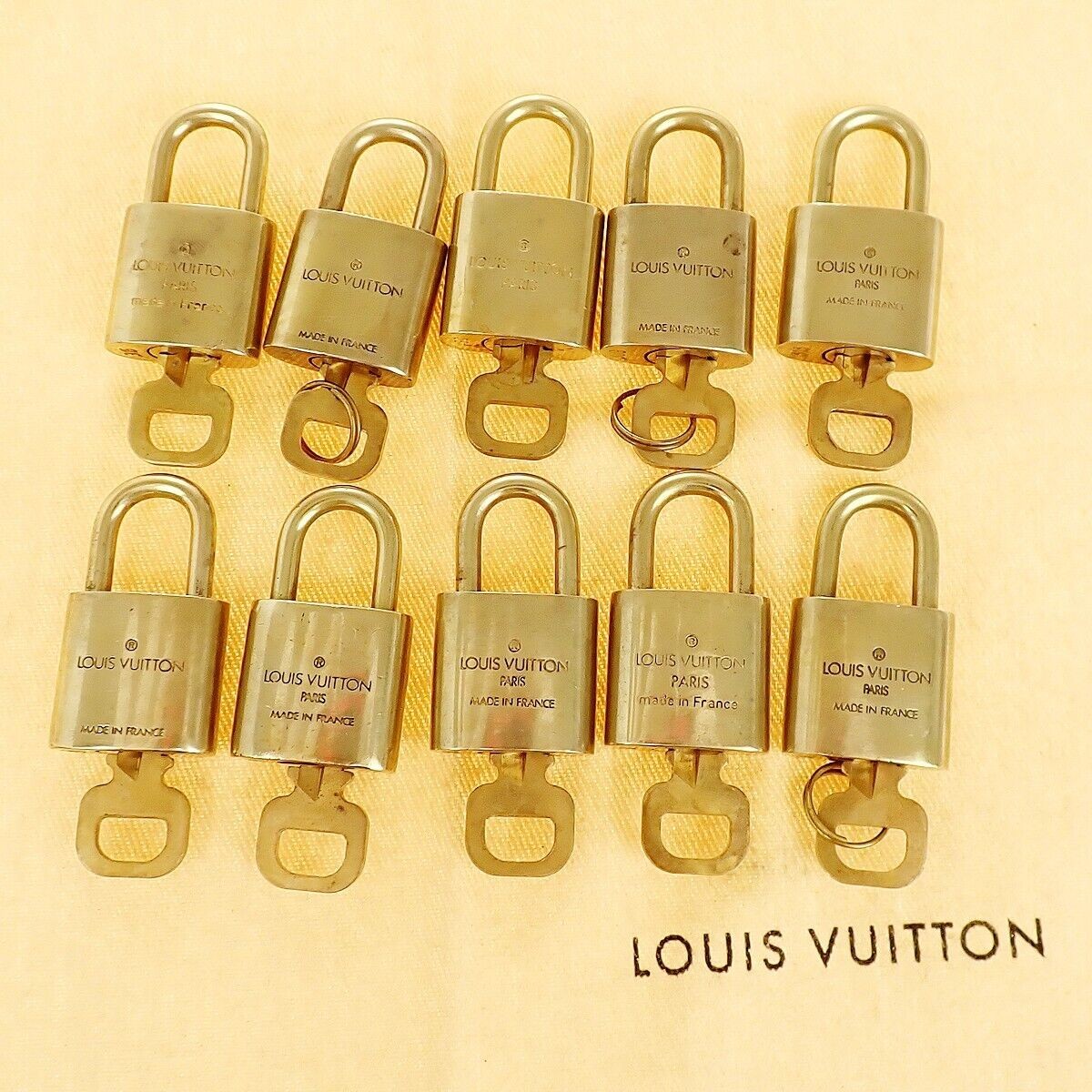 LOUIS VUITTON LV 10 SET PADLOCK KEY BAG CHARM CADENA GOLD PLATED FRANCE 31YE932