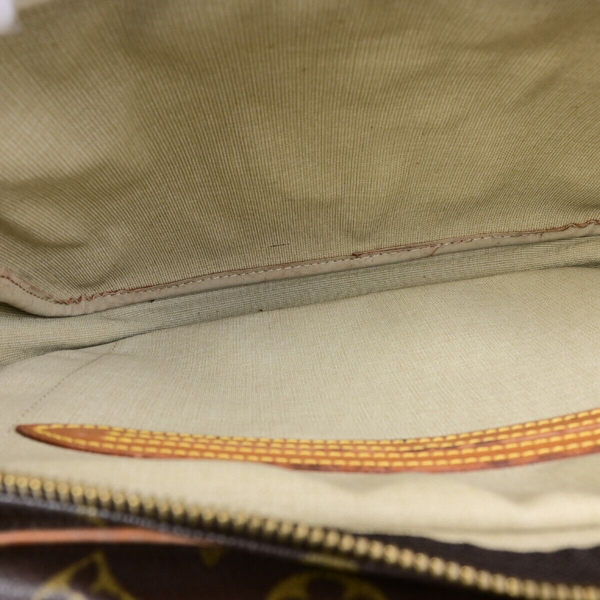 LOUIS VUITTON Reporter PM Crossbody Shoulder Bag Monogram Leather M45254 80ED037