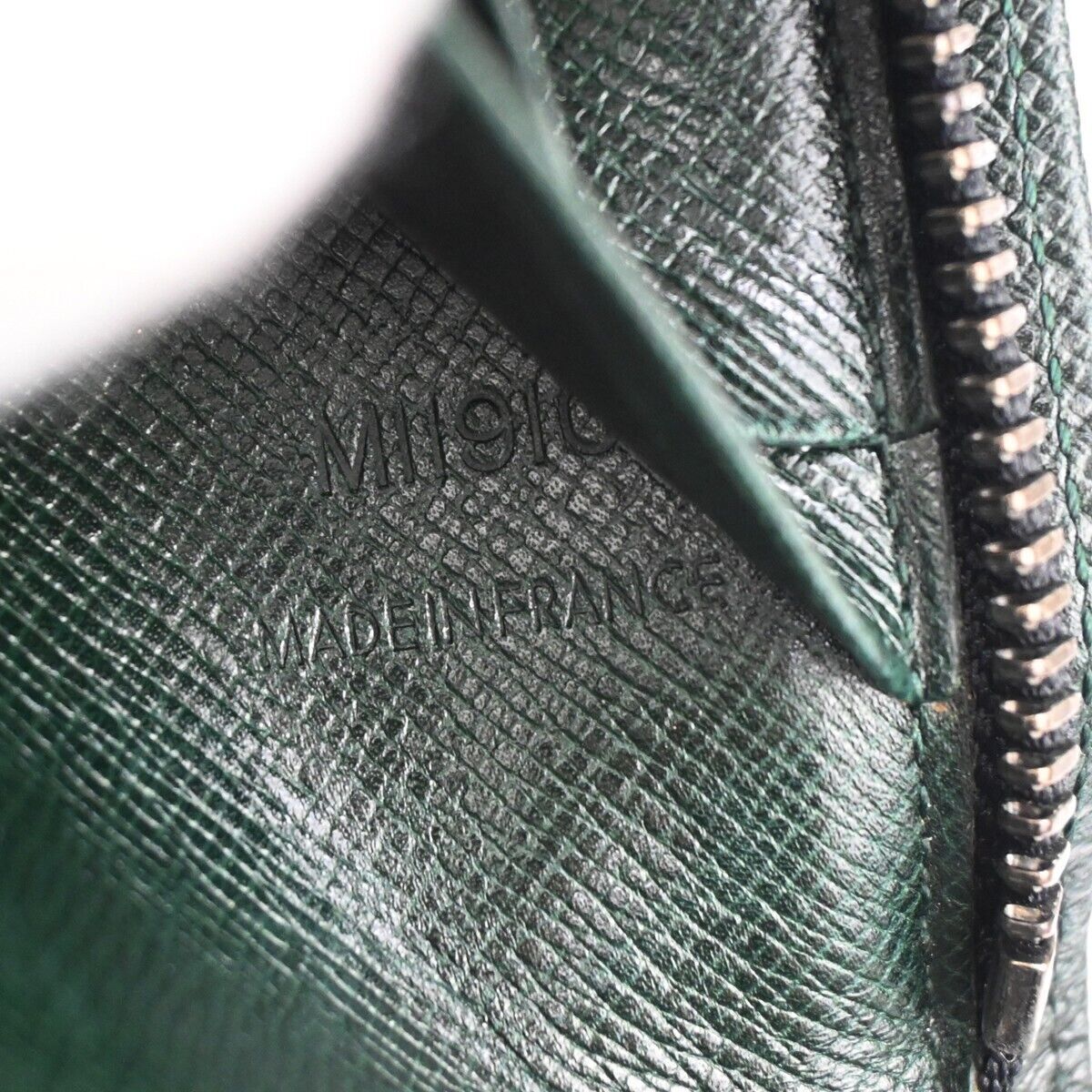 LOUIS VUITTON Travel Case Long Bifold Wallet Taiga Leather Epicea Green 63GA195