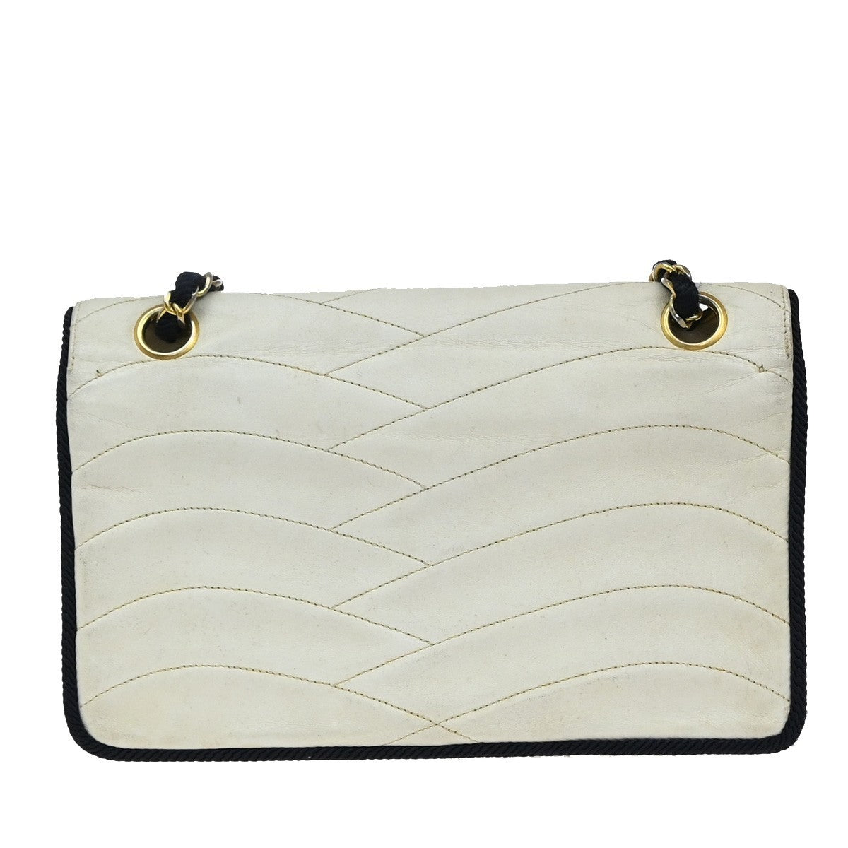 CHANEL CC Logo Wave Stitch Chain Shoulder Bag Leather White Vintage 49RF791