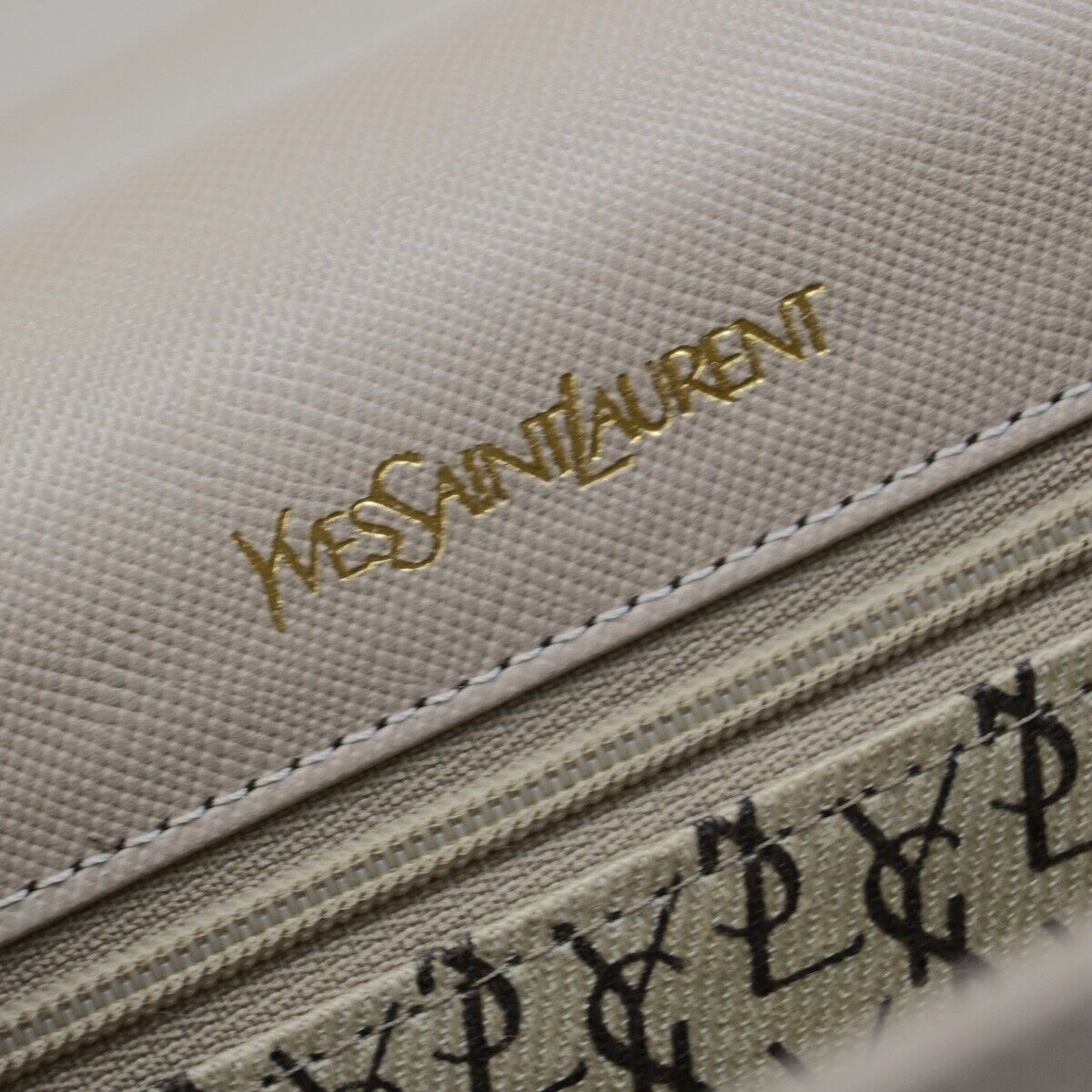 YVES SAINT LAURENT YSL Logo Shoulder Bag Leather Beige GHW 62EE051