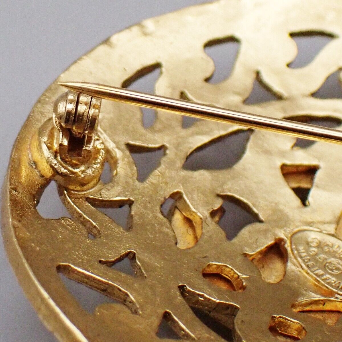 CHANEL CC Logo Round Pin Brooch 95A GHW France Accessory Vintage 89RK707