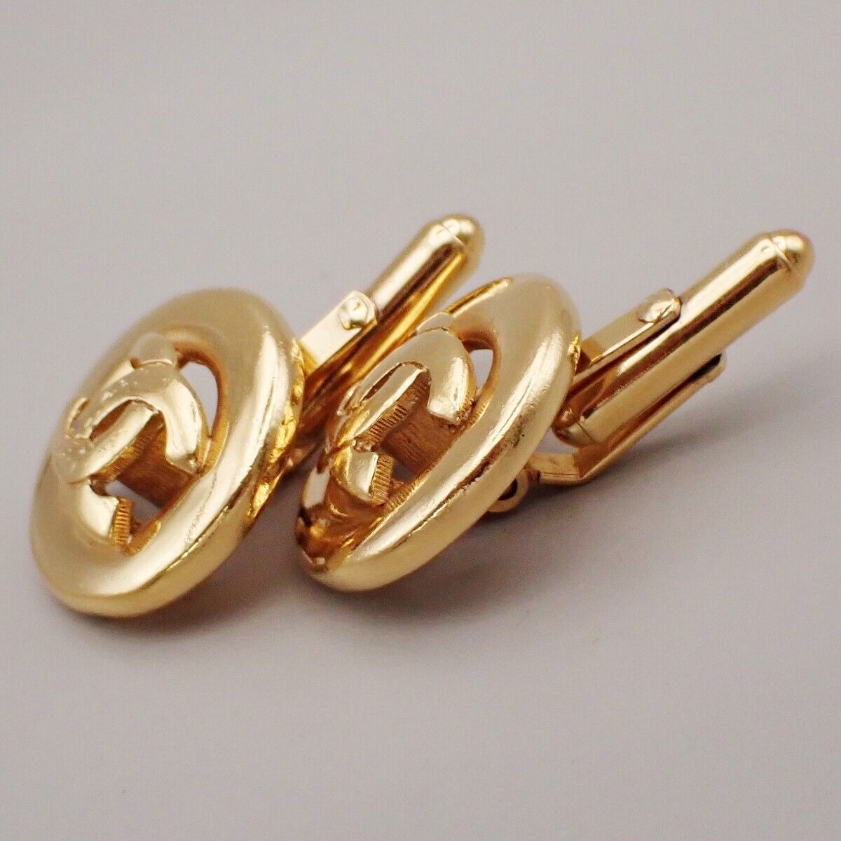 CHANEL CC Logo Round Cufflinks Gold-Plated GHW Accessory 62RL074