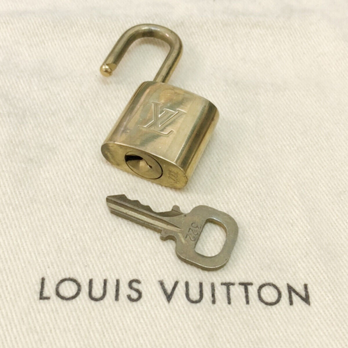 LOUIS VUITTON LV 10 SET PADLOCK KEY CHARM CADENA GOLD-PLATED FRANCE 37JF229