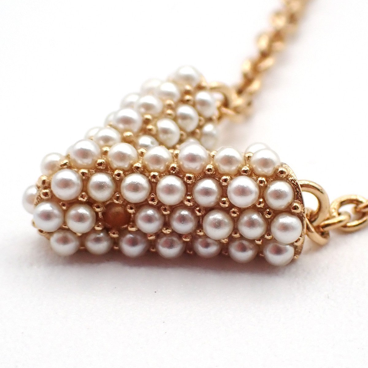 LOUIS VUITTON Collier Essential V Necklace Imitation Pearl Gold M68358 80MA242