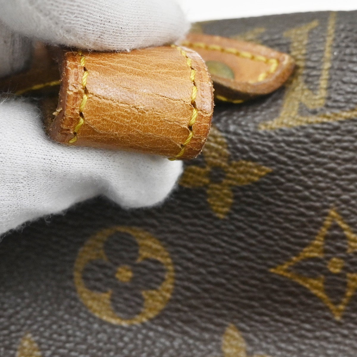 LOUIS VUITTON Saumur 35 Shoulder Bag Monogram Leather BN France M42254 70KC533