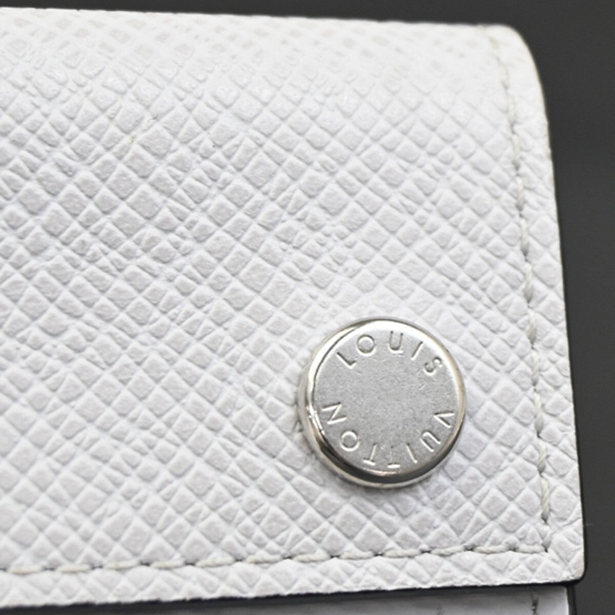 LOUIS VUITTON Discovery Compact Trifold Wallet Taigarama Leather M67621 35FB565