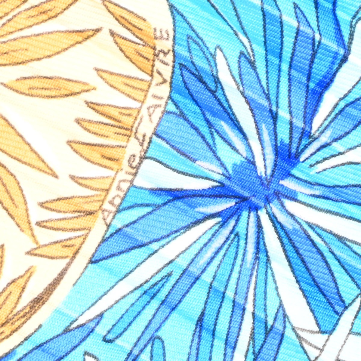 HERMES XL Pleated Carre Scarf " Ombres Et Lumieres " 100% Silk Blue 68RL949