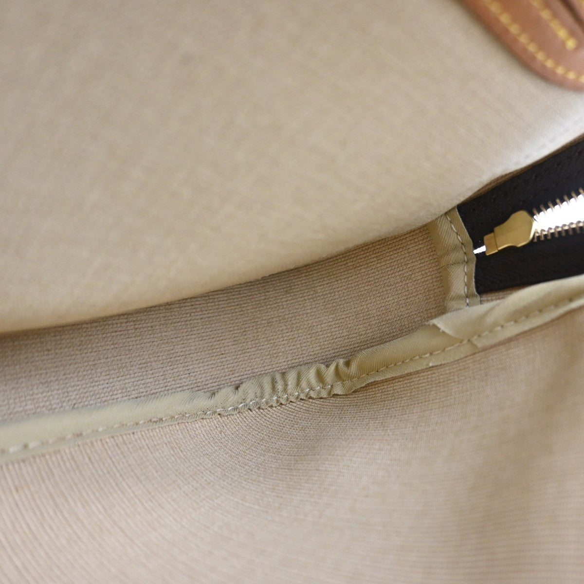 LOUIS VUITTON Reporter PM Crossbody Shoulder Bag Monogram Leather M45252 83PA027