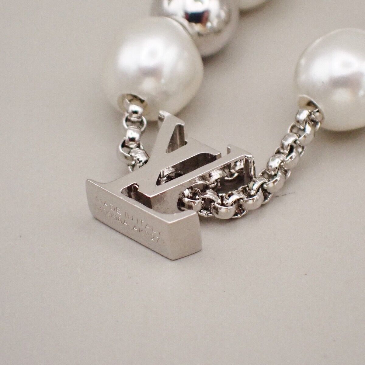 LOUIS VUITTON Chain Bracelet Imitation Pearl Silver Accessory M0996A 75RK008