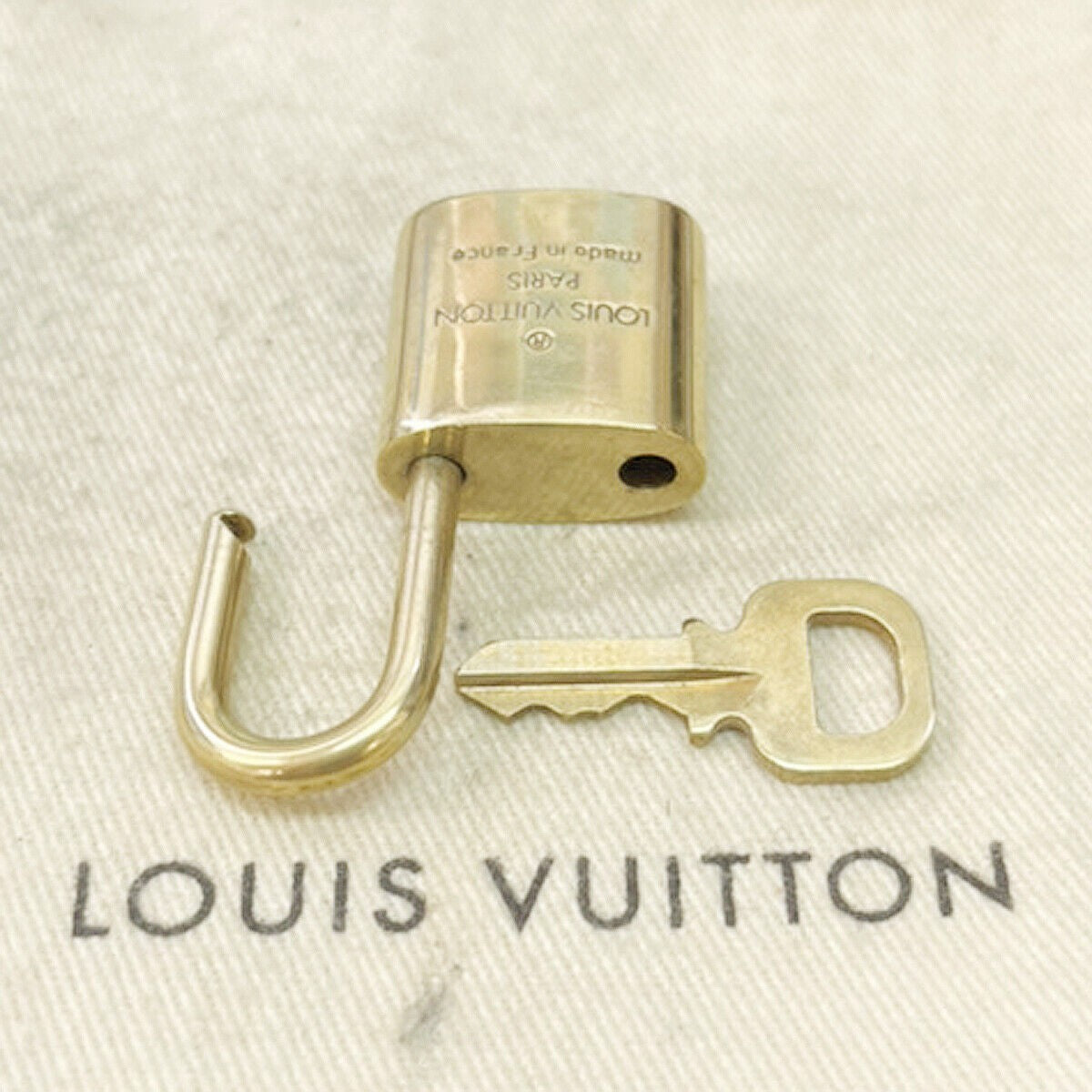LOUIS VUITTON LV 10 SET PADLOCK CADENA KEY BAG CHARM GOLD PLATED FRANCE 35JF482