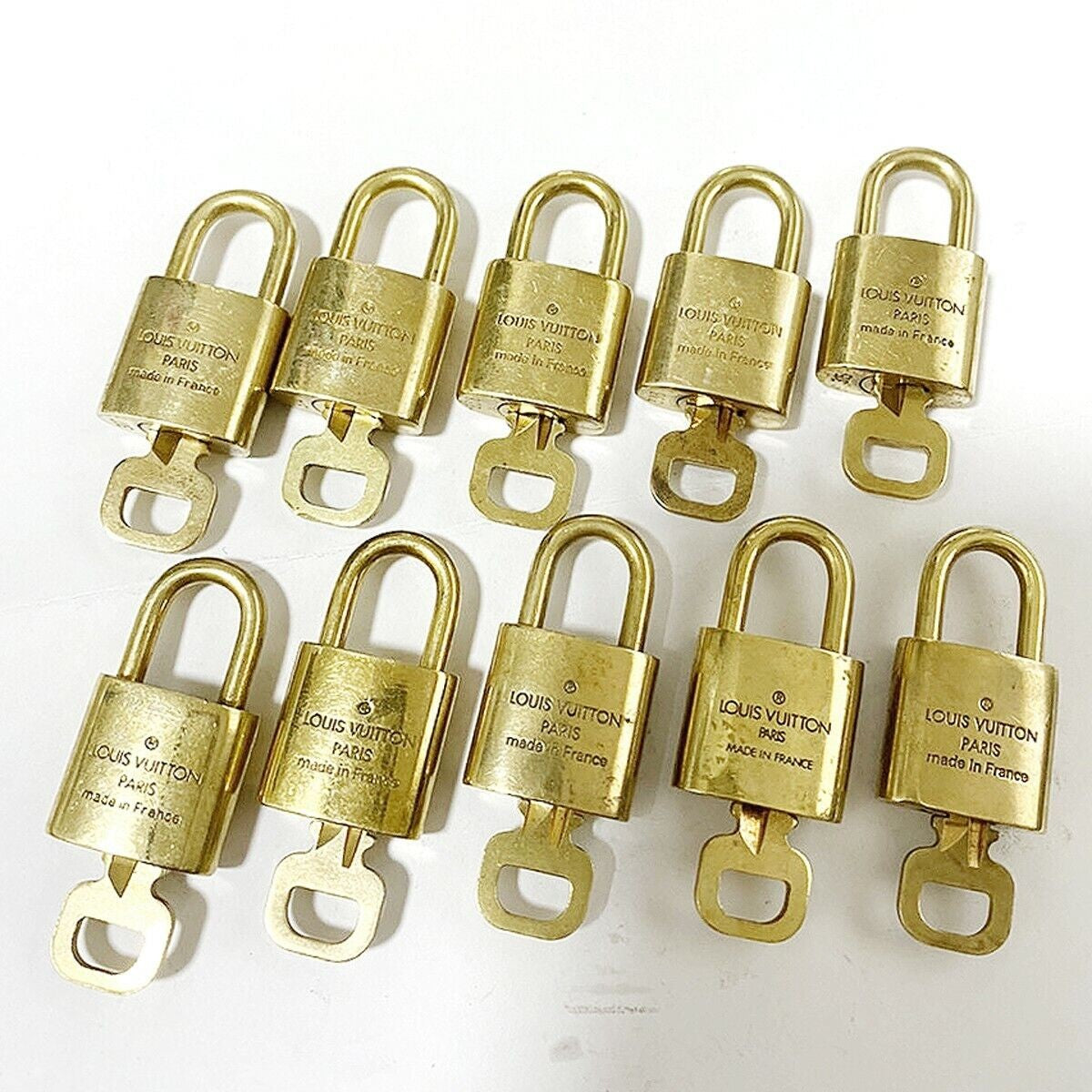 LOUIS VUITTON LV 10 SET PADLOCK KEY CHARM CADENA GOLD-PLATED FRANCE 35MT004
