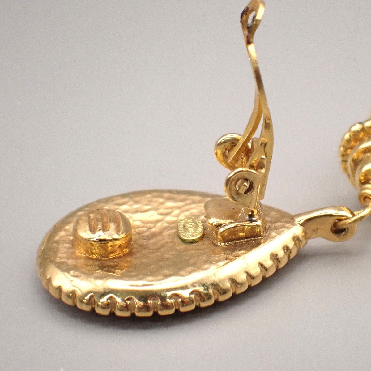 CHANEL CC Logo Immitation Pearl Earrings 96A Clip-On Gold WE France VE 70MA474