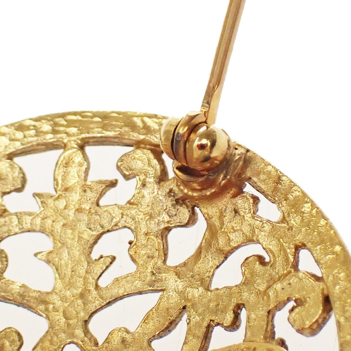 CHANEL CC Logo Round Pin Brooch 26 Gold GHW France Vintage 36YJ176