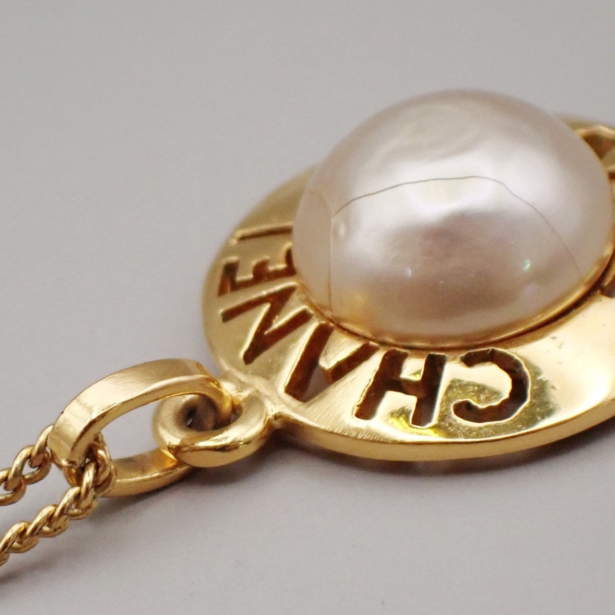 CHANEL CC Logo Imitation Pearl Chain Pendant Necklace Gold France 32RL269
