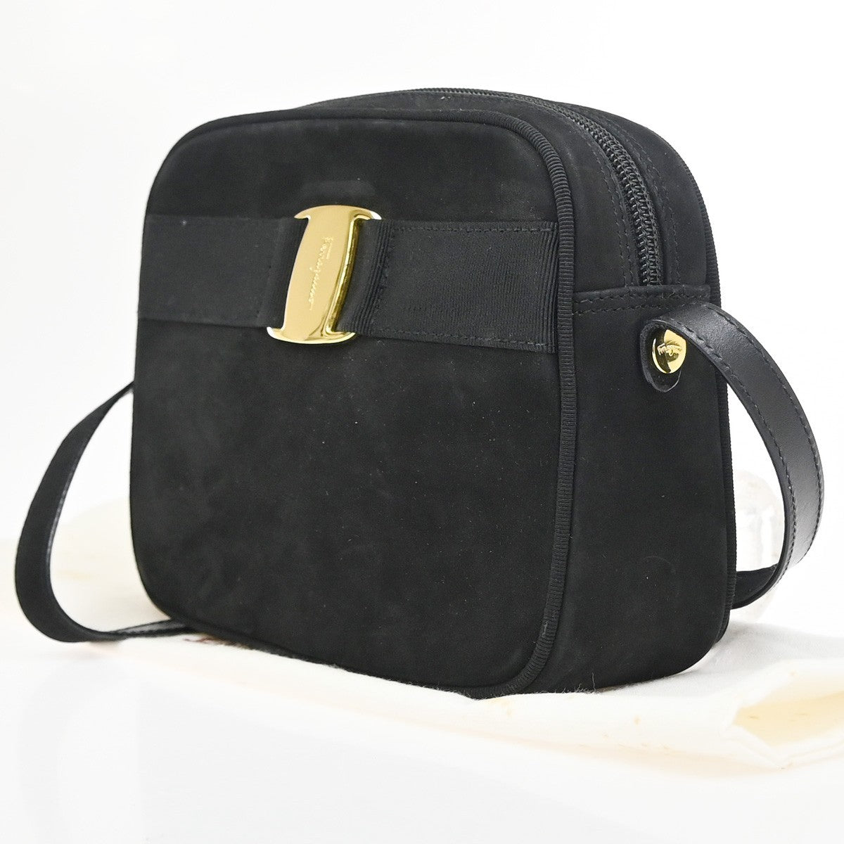 SALVATORE FERRAGAMO Vara Shoulder Crossbody Bag Suede Leather Black 36ZA124