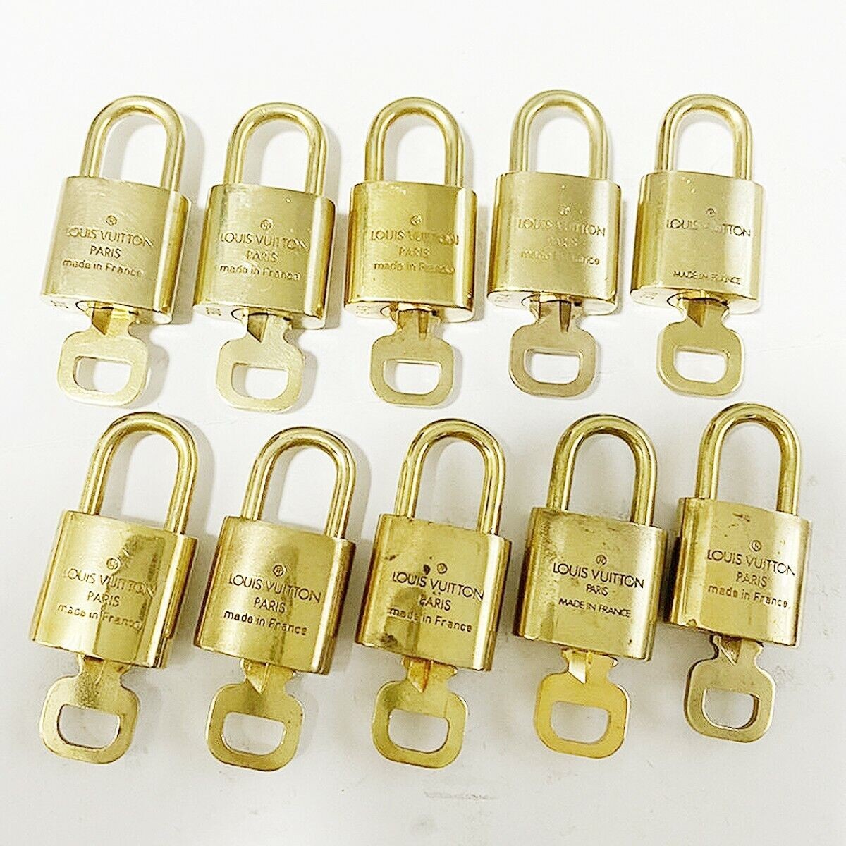 LOUIS VUITTON LV 10 SET PADLOCK KEY BAG CHARM CADENA GOLD-PLATED FRANCE 36MT010