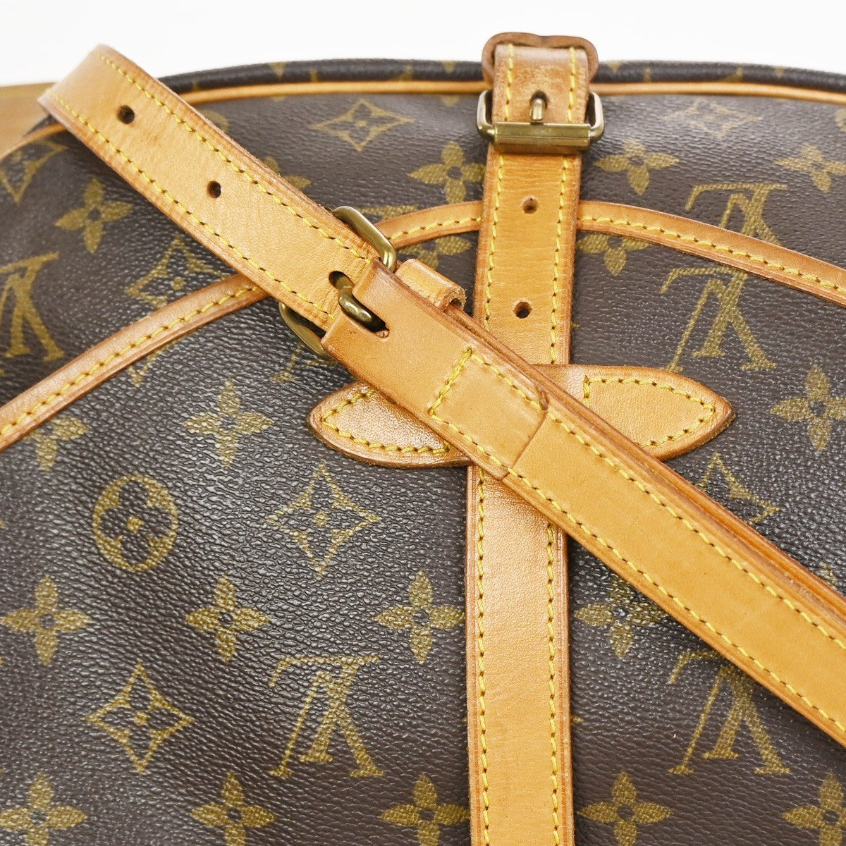 LOUIS VUITTON Logo Saumur 30 Shoulder Bag Monogram Leather Brown M42256 72KC902