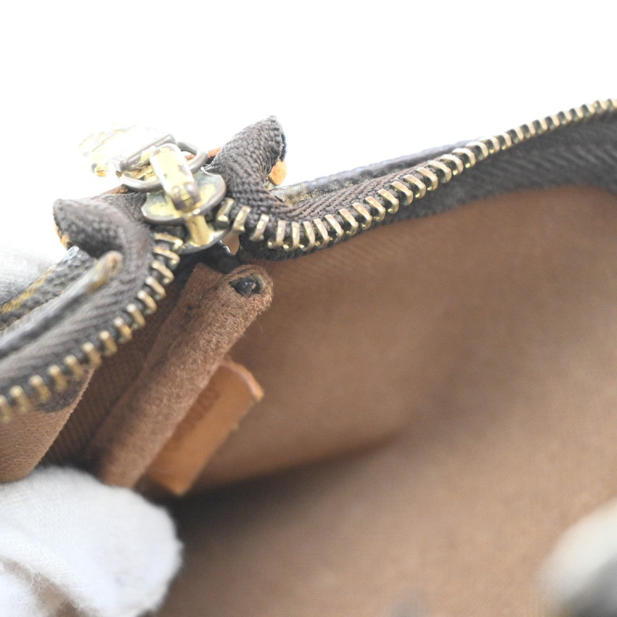 LOUIS VUITTON Pochette Accessoires Hand Bag Monogram Leather BN M51980 85MA488