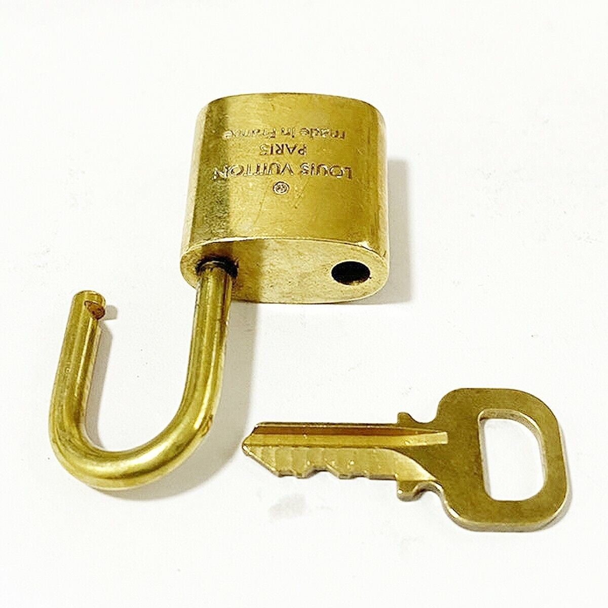 LOUIS VUITTON LV 10 SET PADLOCK KEY CHARM CADENA GOLD-PLATED FRANCE 36MT003