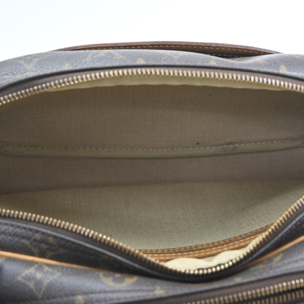 LOUIS VUITTON Reporter PM Crossbody Shoulder Bag Monogram Leather M45252 83PA027