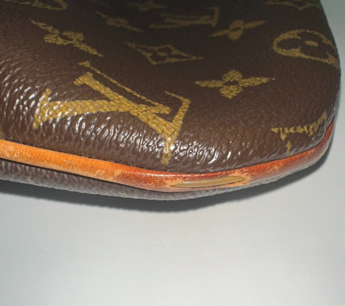 LOUIS VUITTON Pochette Bosphore Shoulder Bag Monogram Leather BN M40044 85CA833