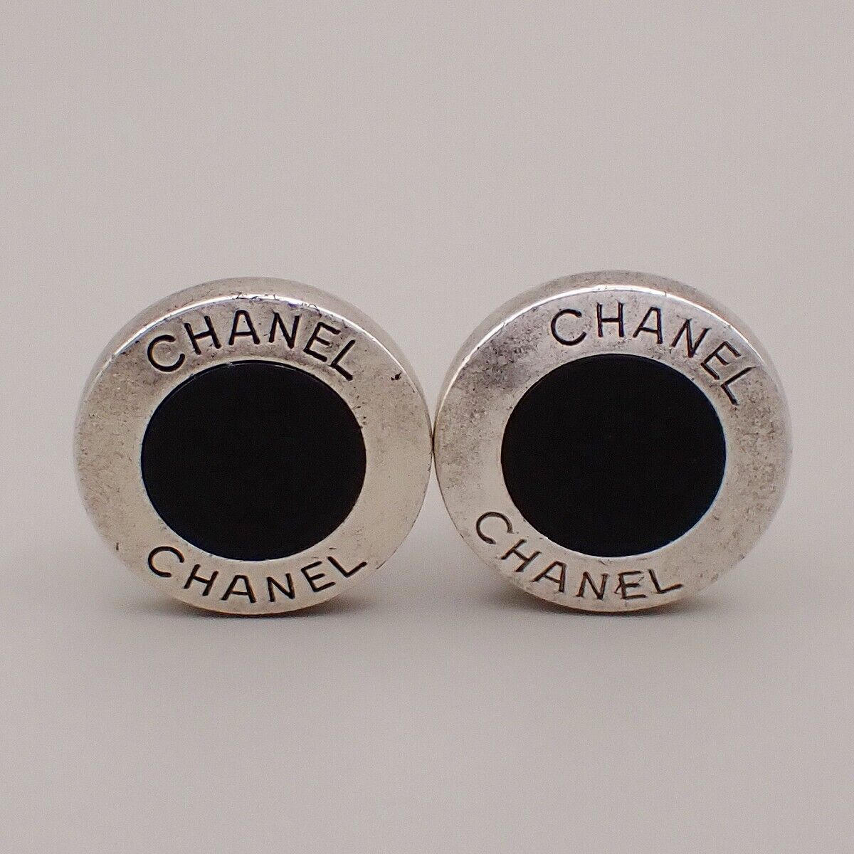 CHANEL Logo Round Button Earrings 99P Clip-On Silver Vintage Accessory 31RJ797
