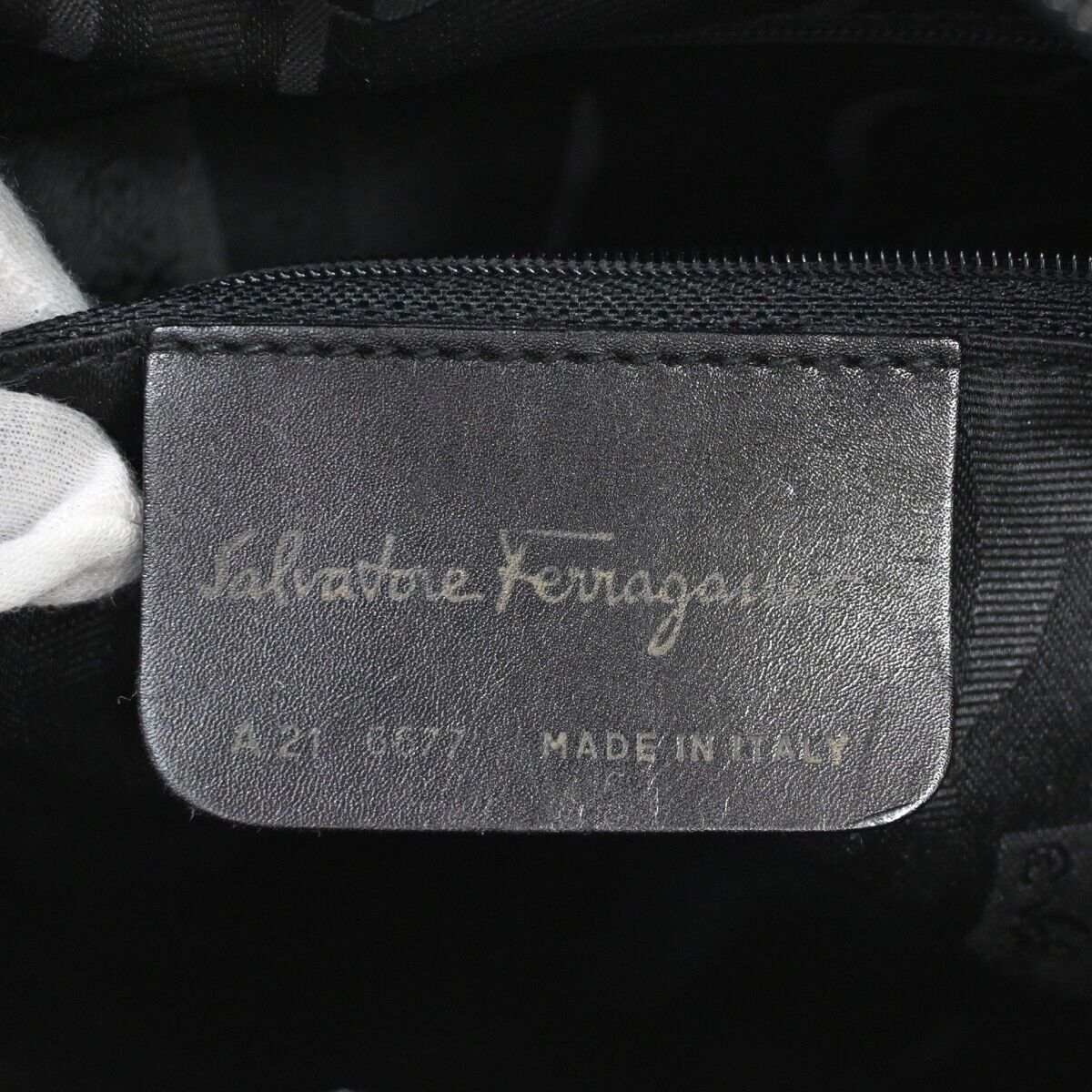 SALVATORE FERRAGAMO Vara Crossbody Shoulder Bag Embossing Leather Black 61SH200