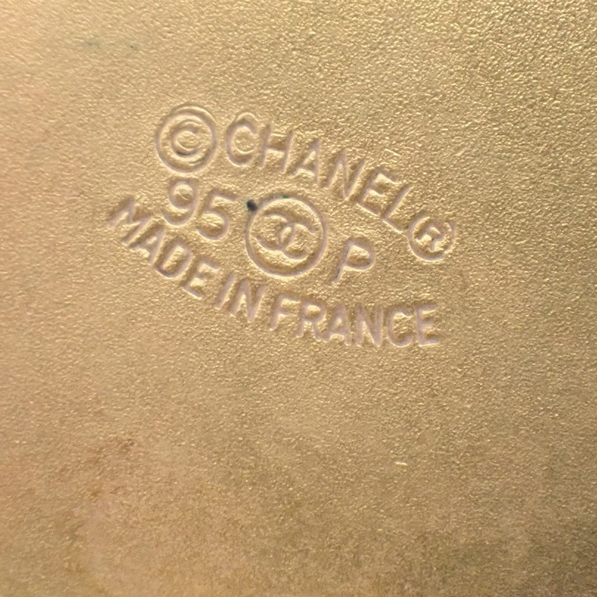 CHANEL CC Logo Round Button Earrings Clip-On 95P Gold Black GHW Vintage 83RF994