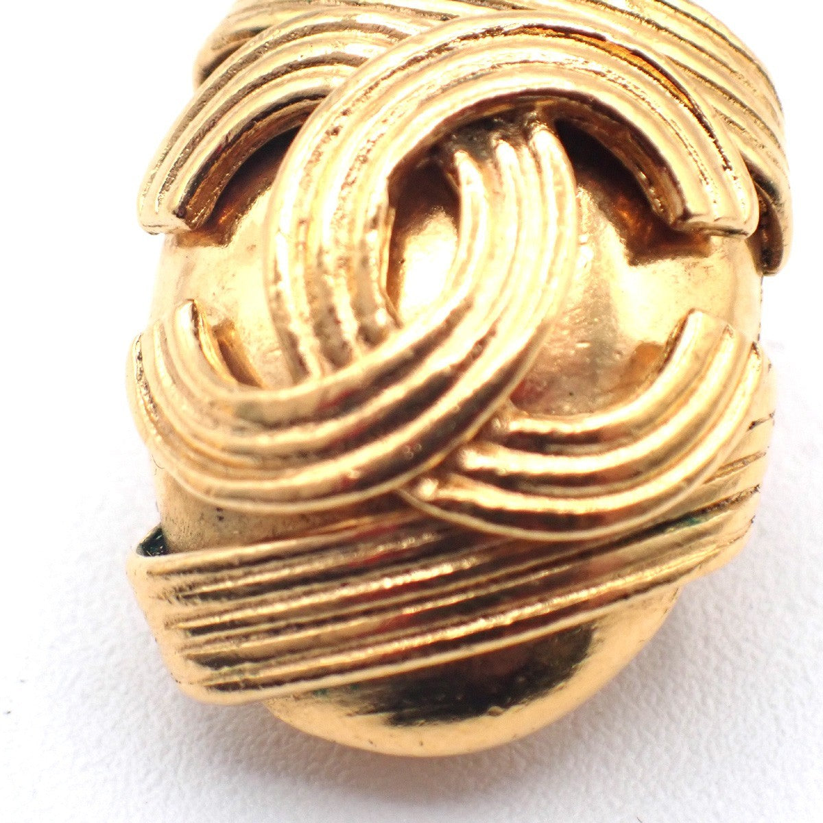 CHANEL CC Logo Button Earring 94A Clip-On Gold-Plated France Vintage 80RL937