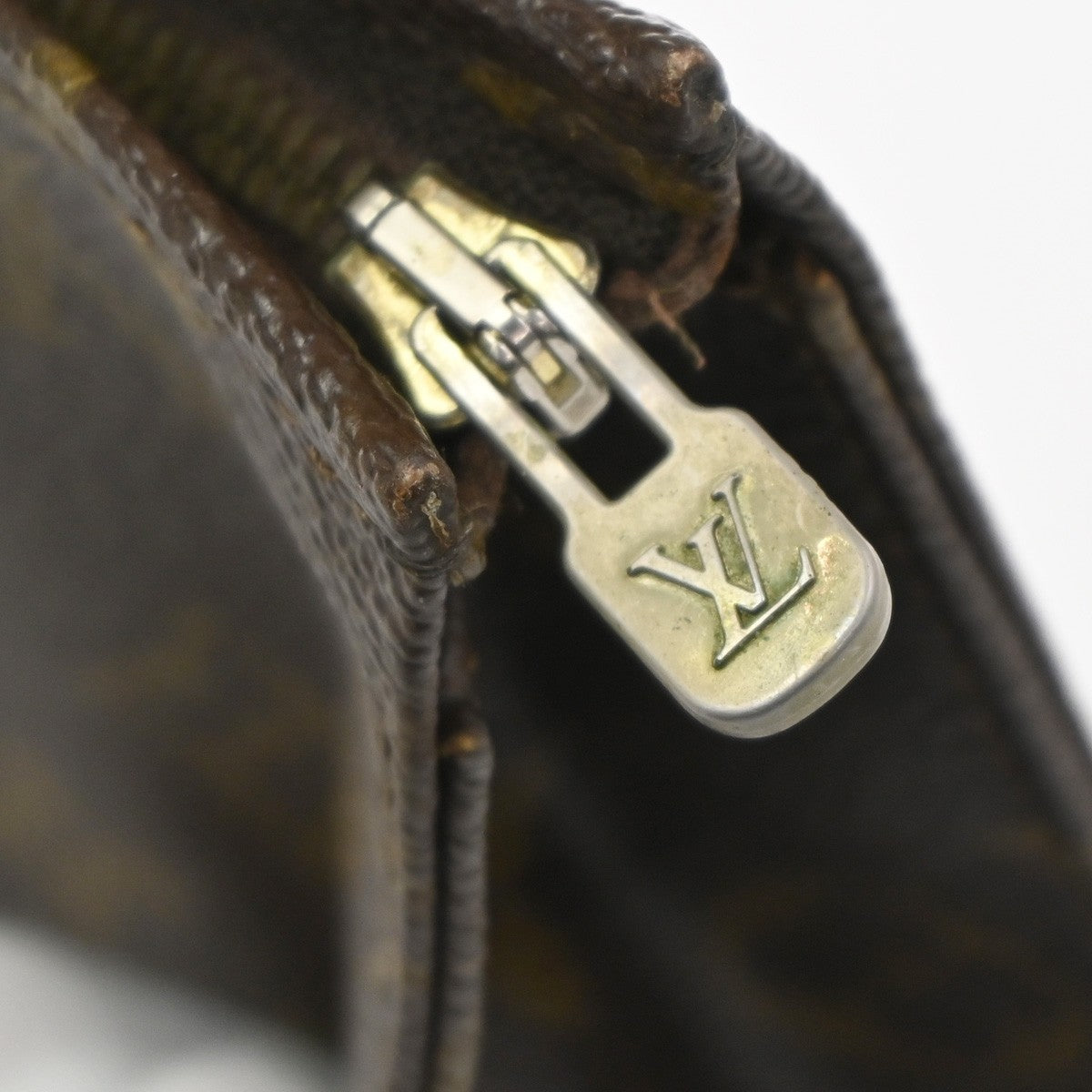 LOUIS VUITTON Poche Toilette 26 Clutch Pouch Bag Monogram Leather M47542 66CA762