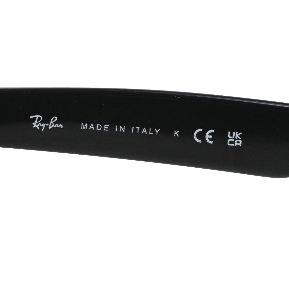 Ray Ban New Wayfarer Sunglasses Eye Wear Plastic BK BE RB 2132-F Italy 07MA608