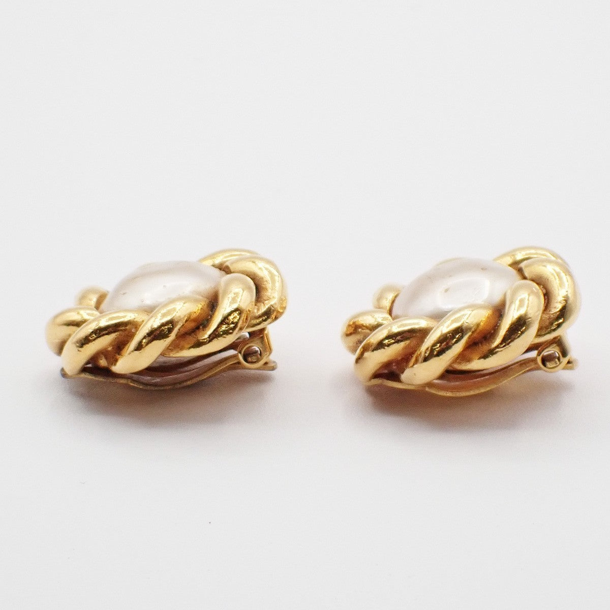CHANEL Logo Imitation Pearl Button Earrings Clip-On Gold 67KP058