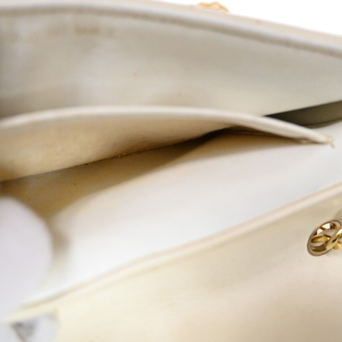 CHANEL CC Logo Matelasse Chain Shoulder Bag Leather White GHW Vintage 694RJ225