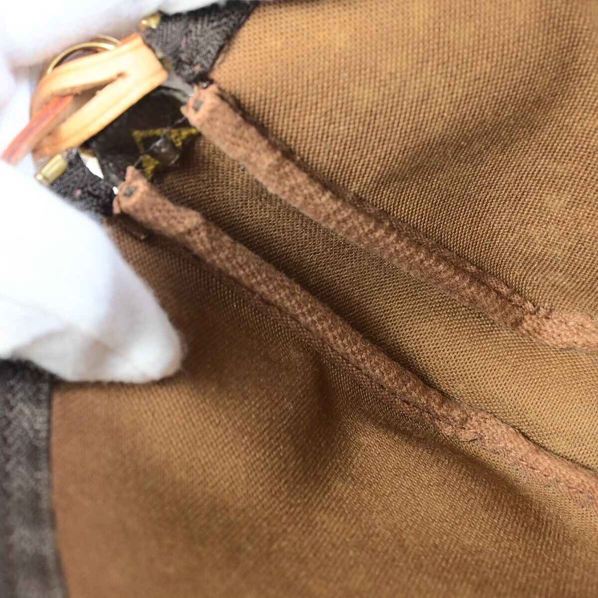 LOUIS VUITTON Pochette Accessoires Hand Bag Monogram Leather BN M51980 99EB455