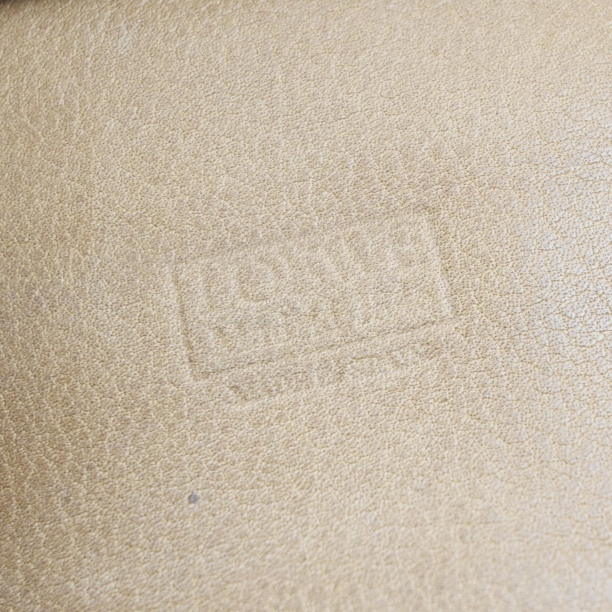 LOEWE Logo Anagram Amazona 32 Hand Bag Suede Leather Beige GHW Spain 38MA556