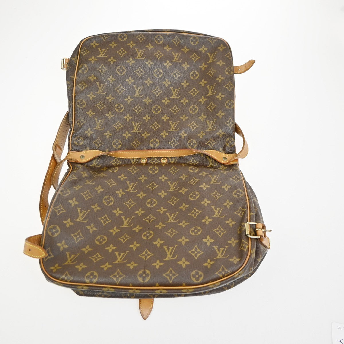 LOUIS VUITTON Saumur 35 Shoulder Bag Monogram Leather BN France M42254 78KC650