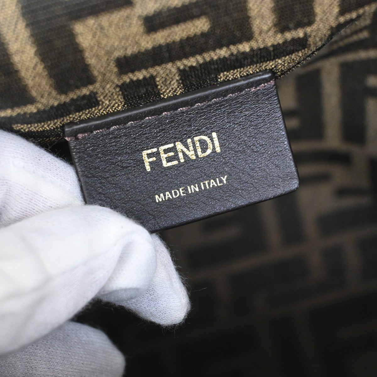 51.Live FENDI First Medium 2Way Shoulder Clutch Bag Leather Beige Gold 370RJ786
