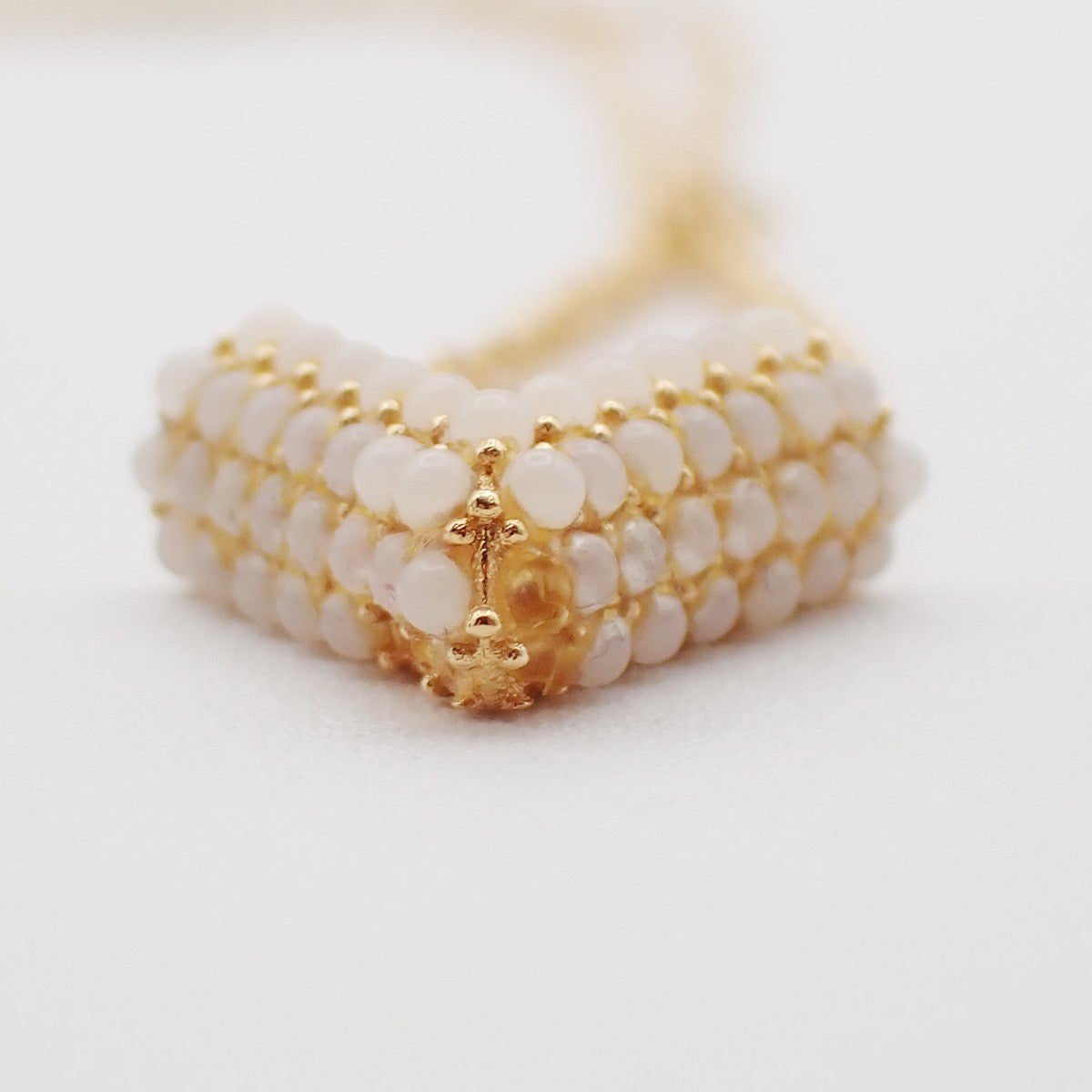 LOUIS VUITTON Collier Essential V  Necklace Imitation Pearl GHW M68358 30CA075