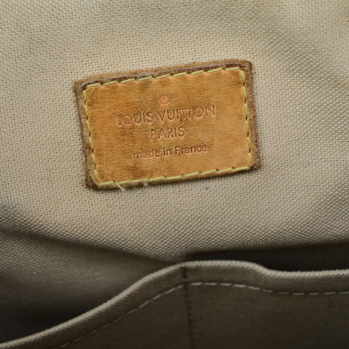 LOUIS VUITTON Siracusa MM Shoulder Bag Damier Azur Leather White N41112 37YG611