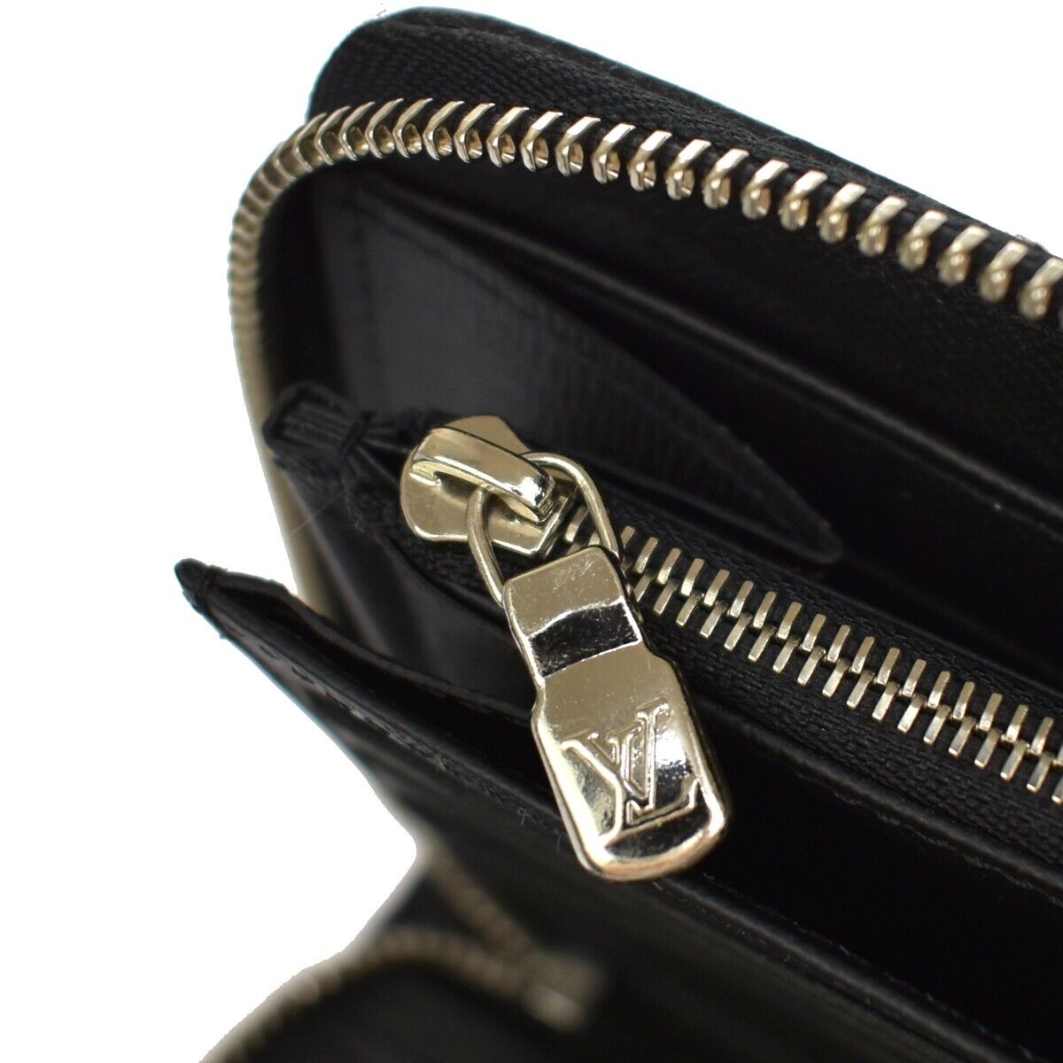 LOUIS VUITTON Zippy Organizer NM Long Bifold Wallet Taiga Leather M62643 85GA237