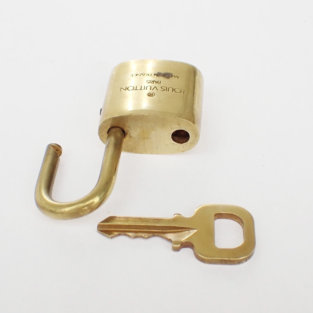 LOUIS VUITTON LV 10 SET PADLOCK KEY BAG CHARM CADENA GOLD PLATED FRANCE 80YG107