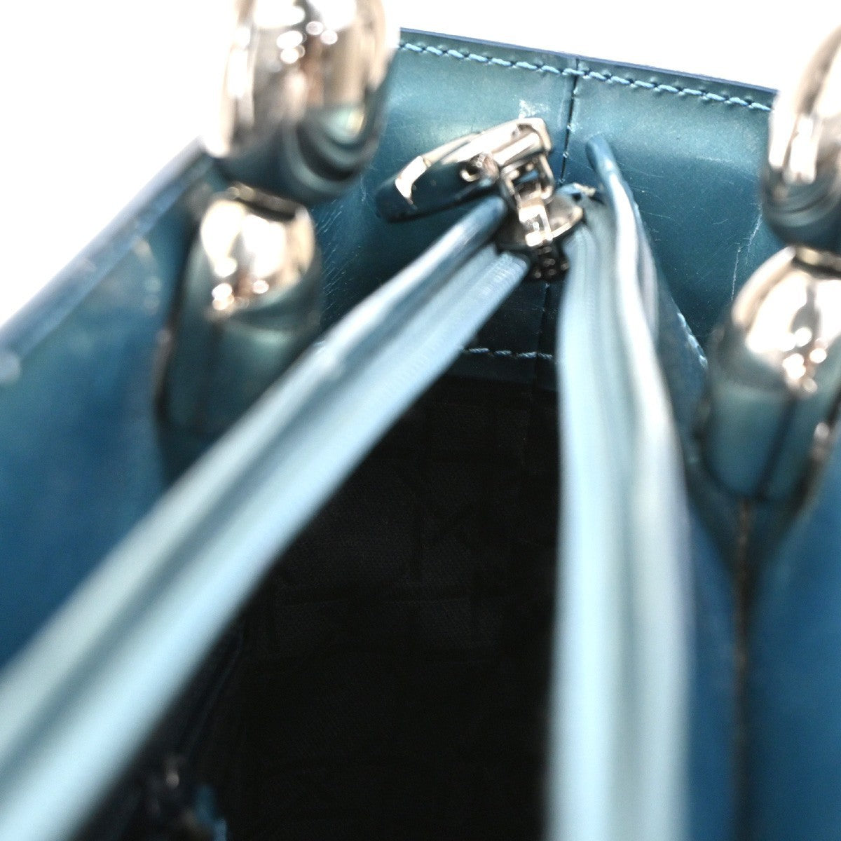 CHRISTIAN DIOR  Maris Pearl Hand Bag Patent Leather Blue SHW Italy 83TA405