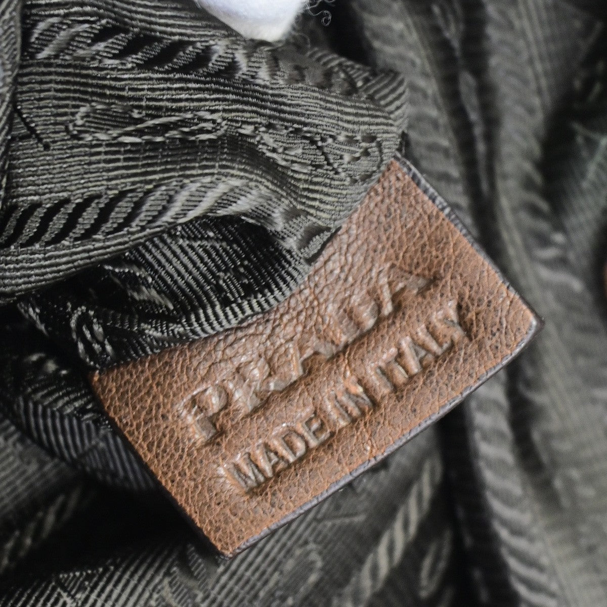 PRADA Logo Crossbody Messenger Shoulder Bag Leather Brown GHW Italy 87KD156