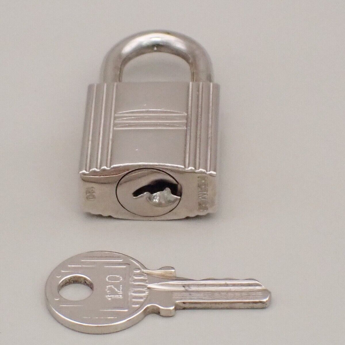 HERMES Logo 5 Set Padlock Key Bag Charm Cadena Silver-plated Accessroy 37KA554