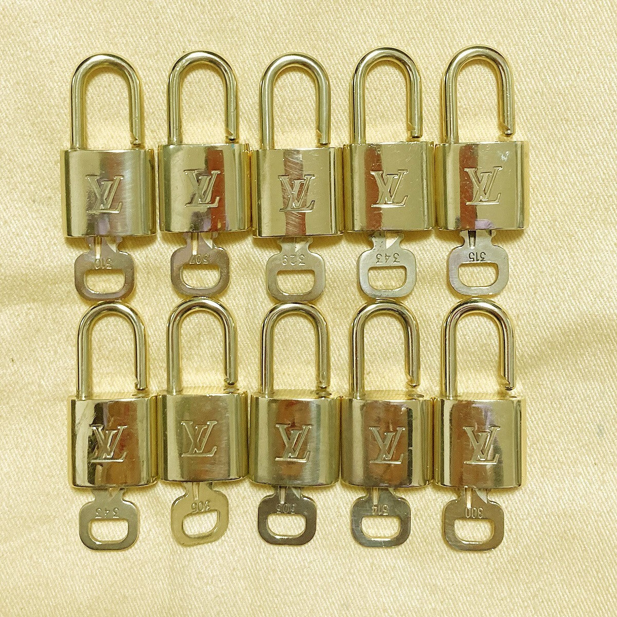 LOUIS VUITTON LV 10 SET PADLOCK KEY CHARM CADENA GOLD-PLATED FRANCE 80PDA144