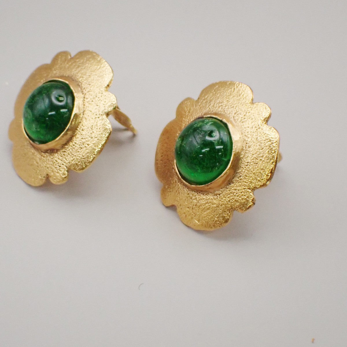 CHANEL Logo Gripoix Flower Button Earrings 25 Clip-On Gold GN France VE 05MA473
